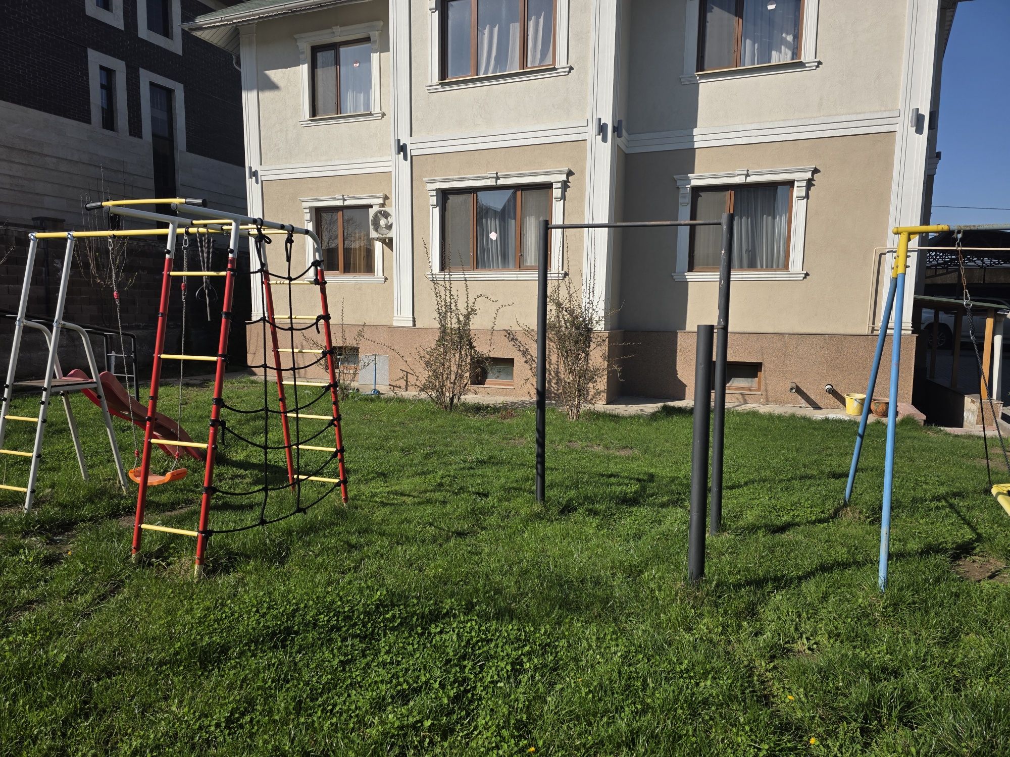 Продам детскую площадку с воркаутом