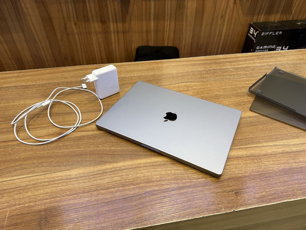 Apple MacBook Pro 16