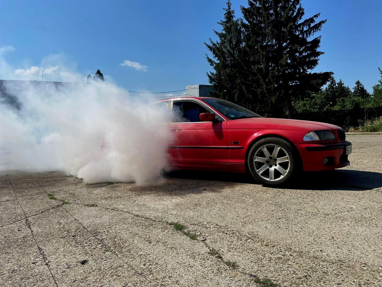 Vând e46 320i 6 cilindri 150cp street drift