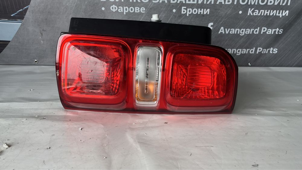 Десен стоп Opel Vivaro