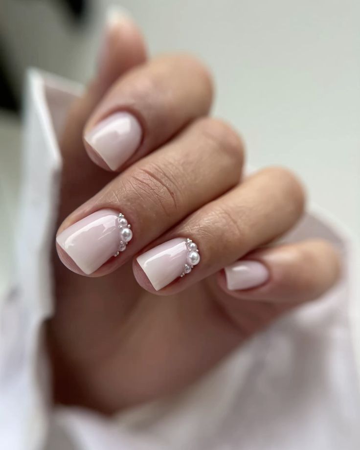Nails bucuresti Tehnician unghii