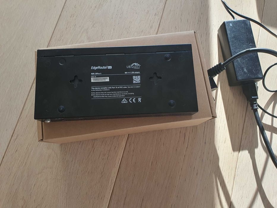 Router Ubiquiti ERPoE-5