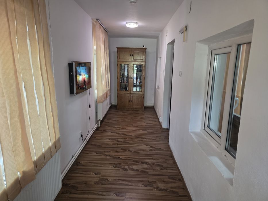 Casă de vânzare, renovată, mobilată  ,și 500 mp teren