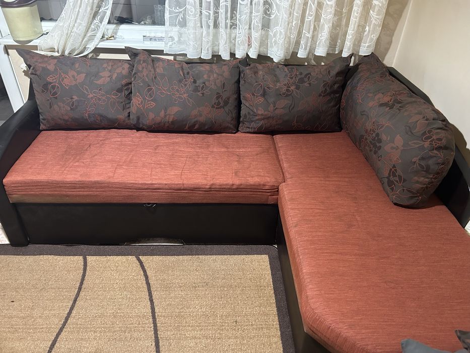 Ъглов диван с функция сън