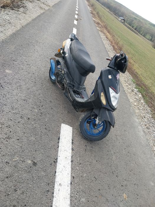 Vând scuter generic jump 2 80cc 4t