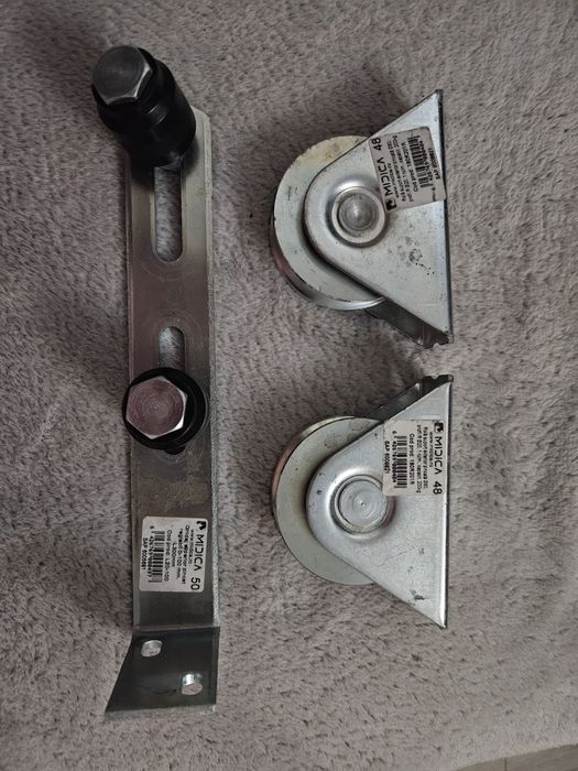 Şină + Role + Tambur poartǎ auto