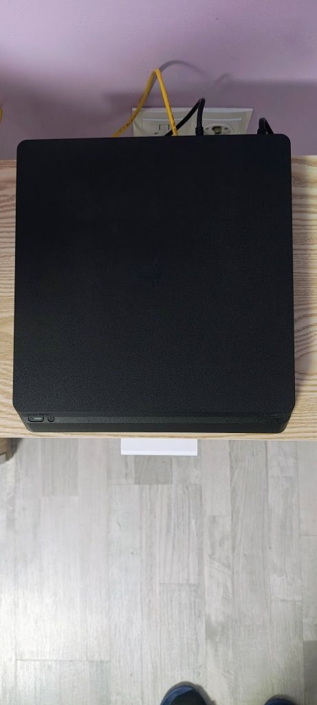 Playstation 4 slim 1tb