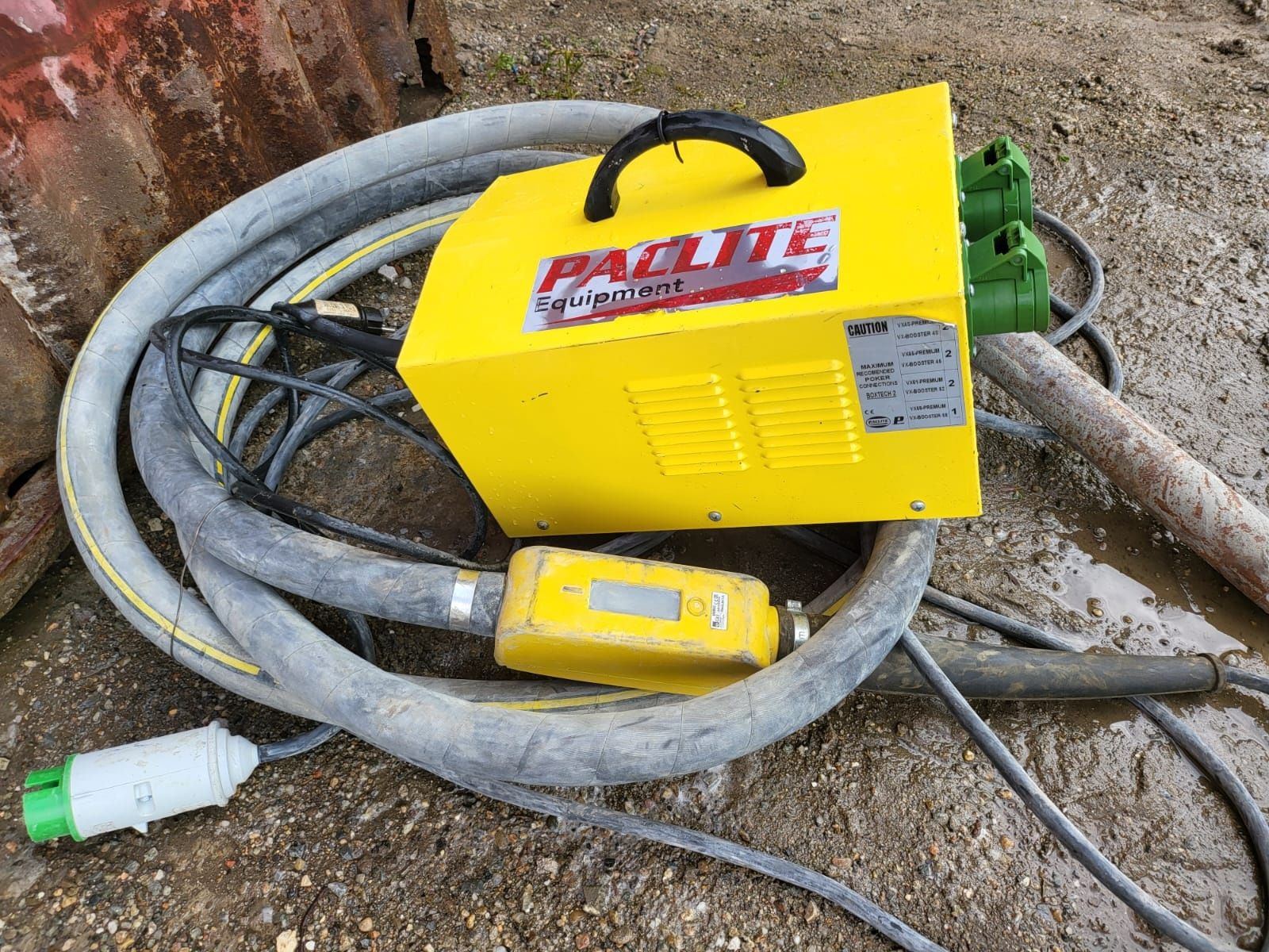 Vibrator de beton Paclite BOXTECH-2