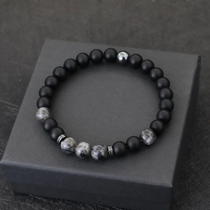 Подарочный мужской браслет с натуральными камнями.