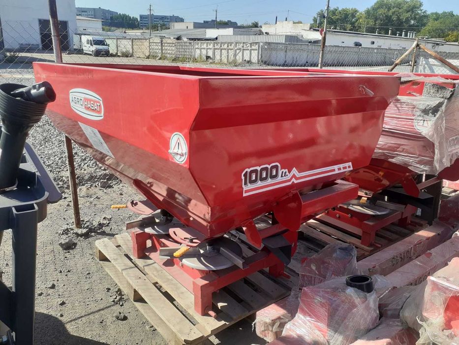 AHTC-1000 Разбрасыватель минеральных удобрений