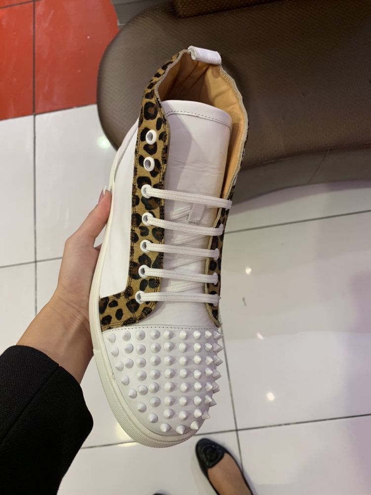 Ghete Louboutin ! Poze REALE ,piele naturală interior exterior !!! Pr