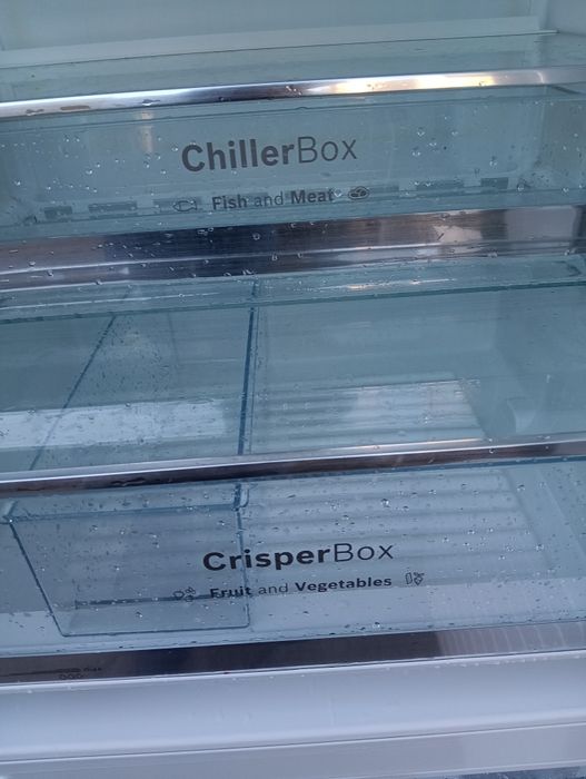 XXL иноксов комбиниран хладилник с фризер Бош Bosch 2 години гаранция