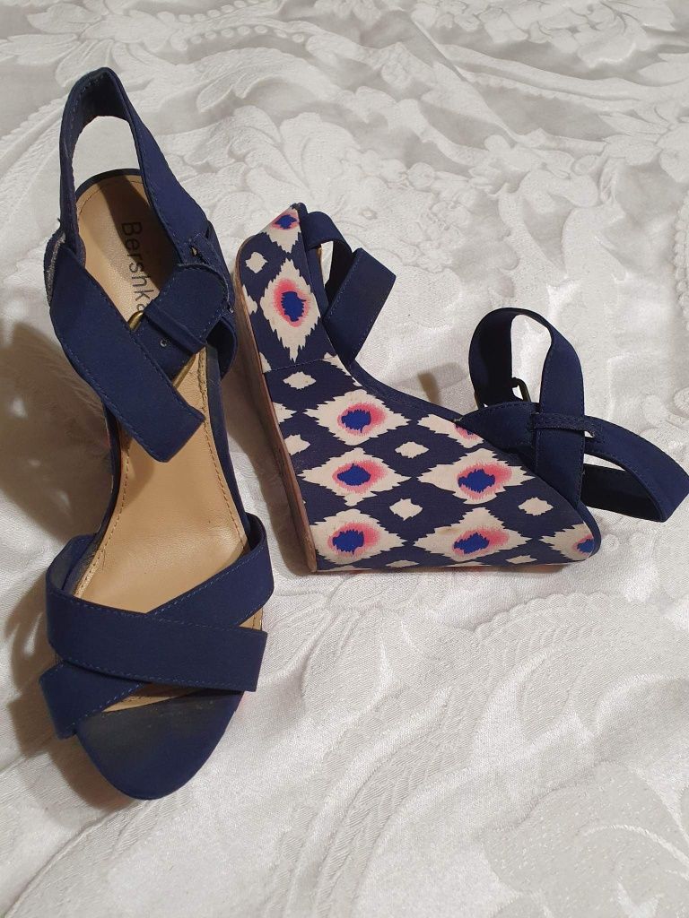 Sandale bleumarin mărimea 36