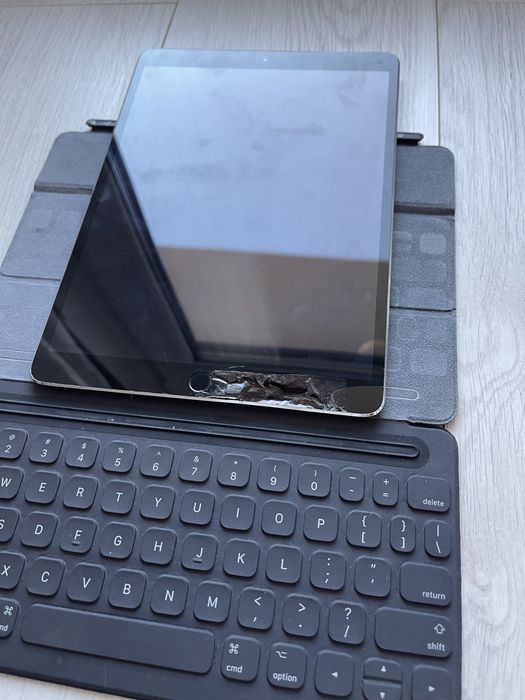 • Ipad PRO  •  256gb  •  BATERIE 100% •