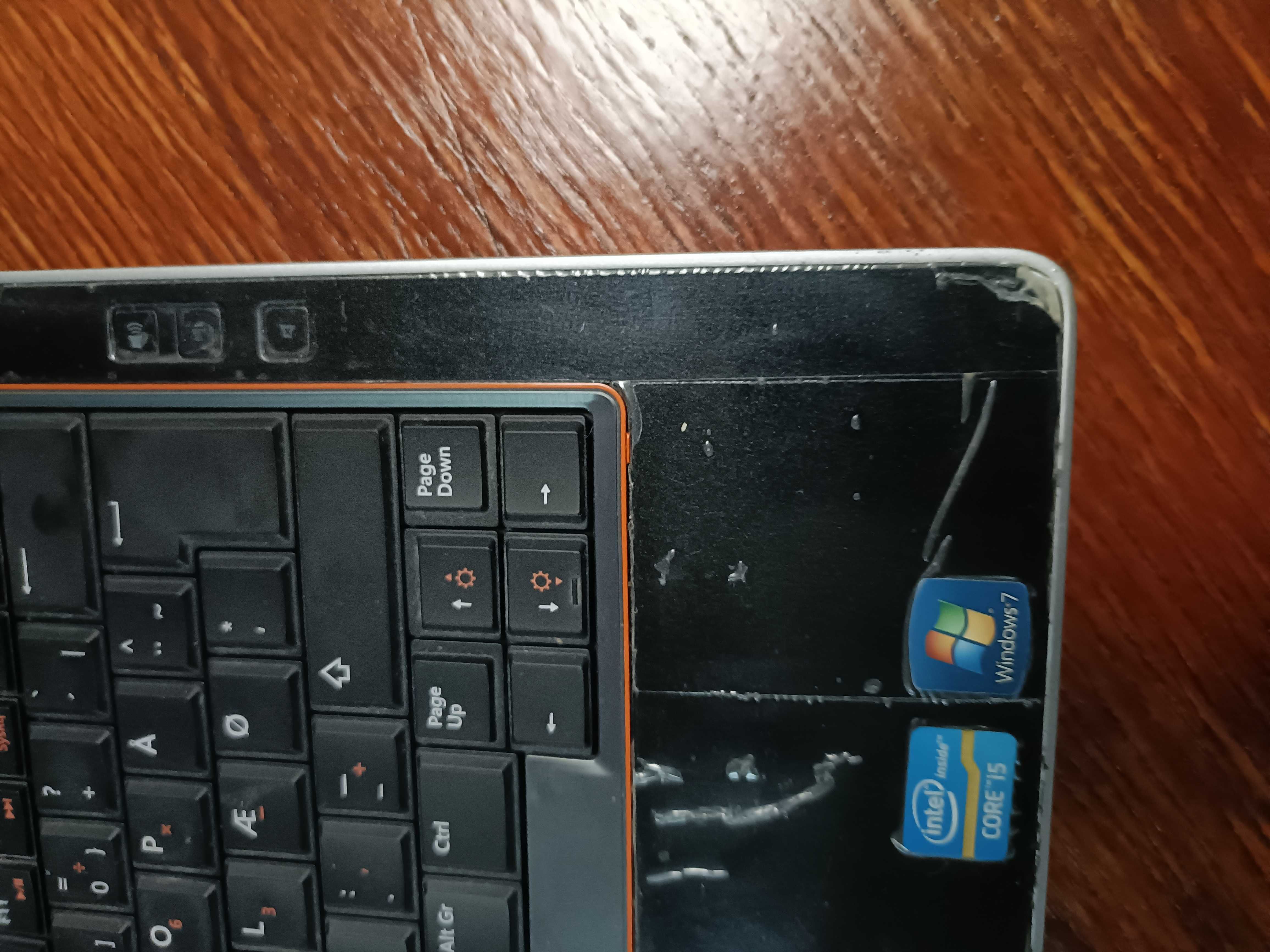 DELL Latitude E6320 13.3 inchi; Procesor I5; 8 GB RAM; SSD + HDD