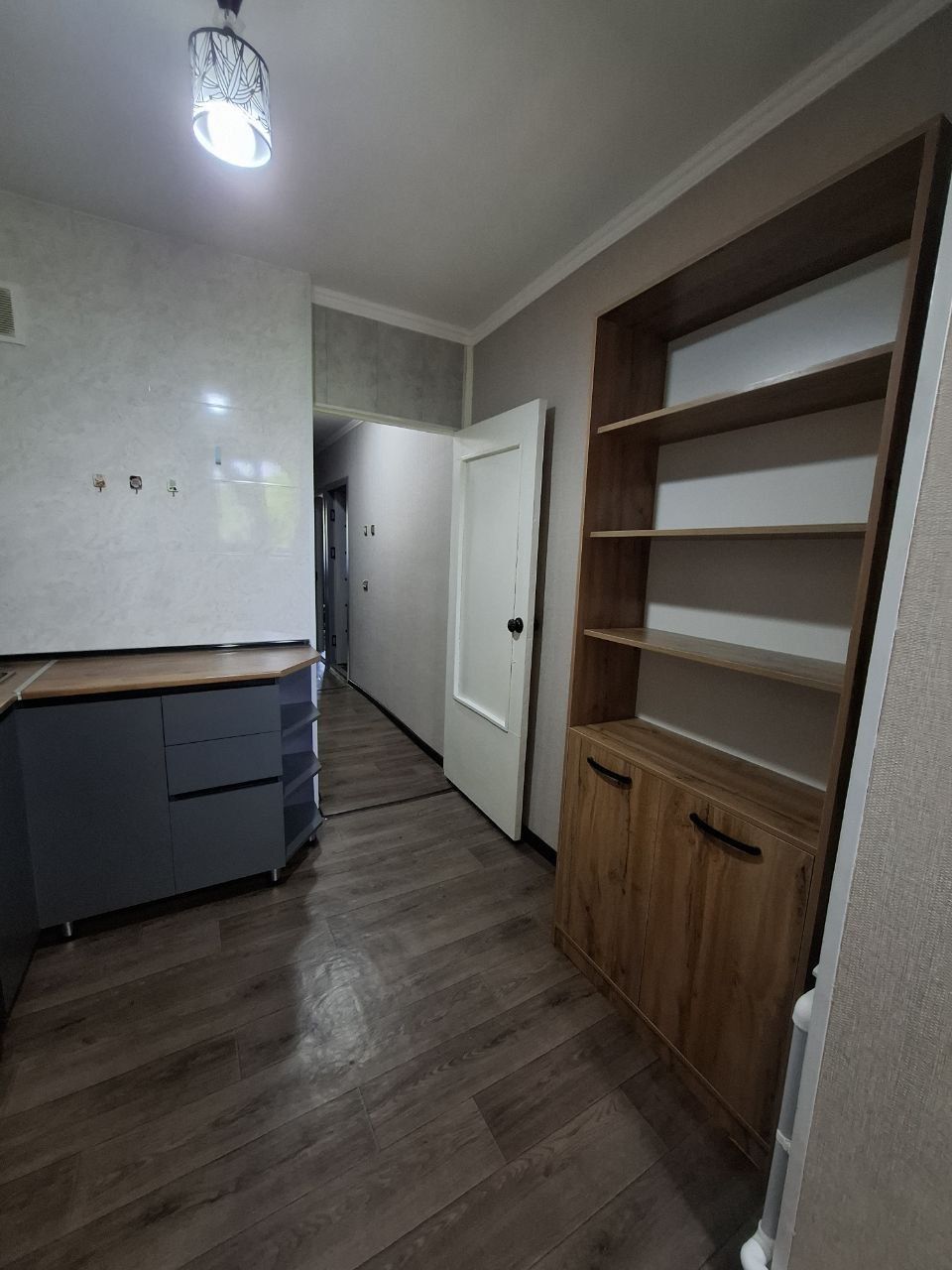 Срочно продаётся 3х комнатая квартира на 2 этаже