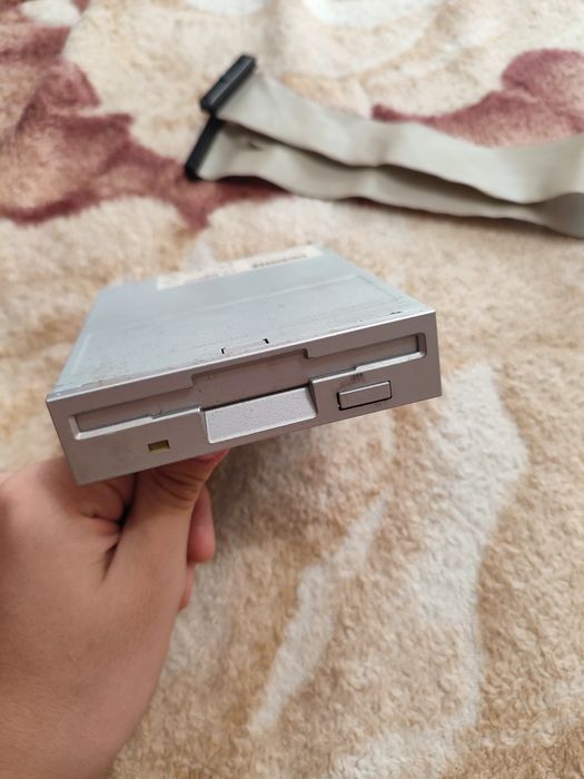 Дисковод для дискет 3.5