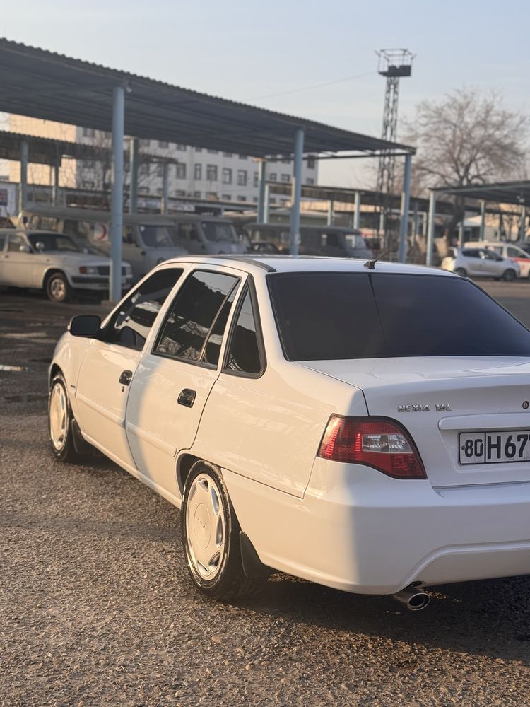 Продаю Нексия 2 2105