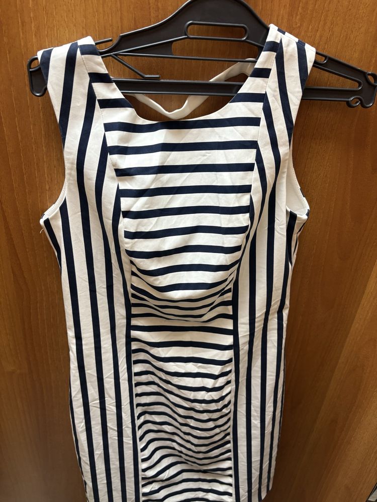 Елегантна Рокля H&M