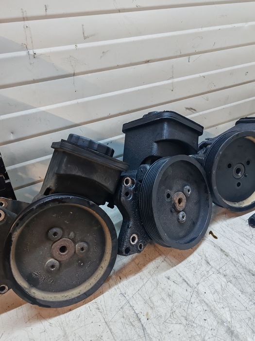 Pompa servo BMW E60 e61 520d 525d 200lei
