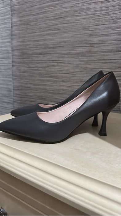 Продам новые туфли 37 размер