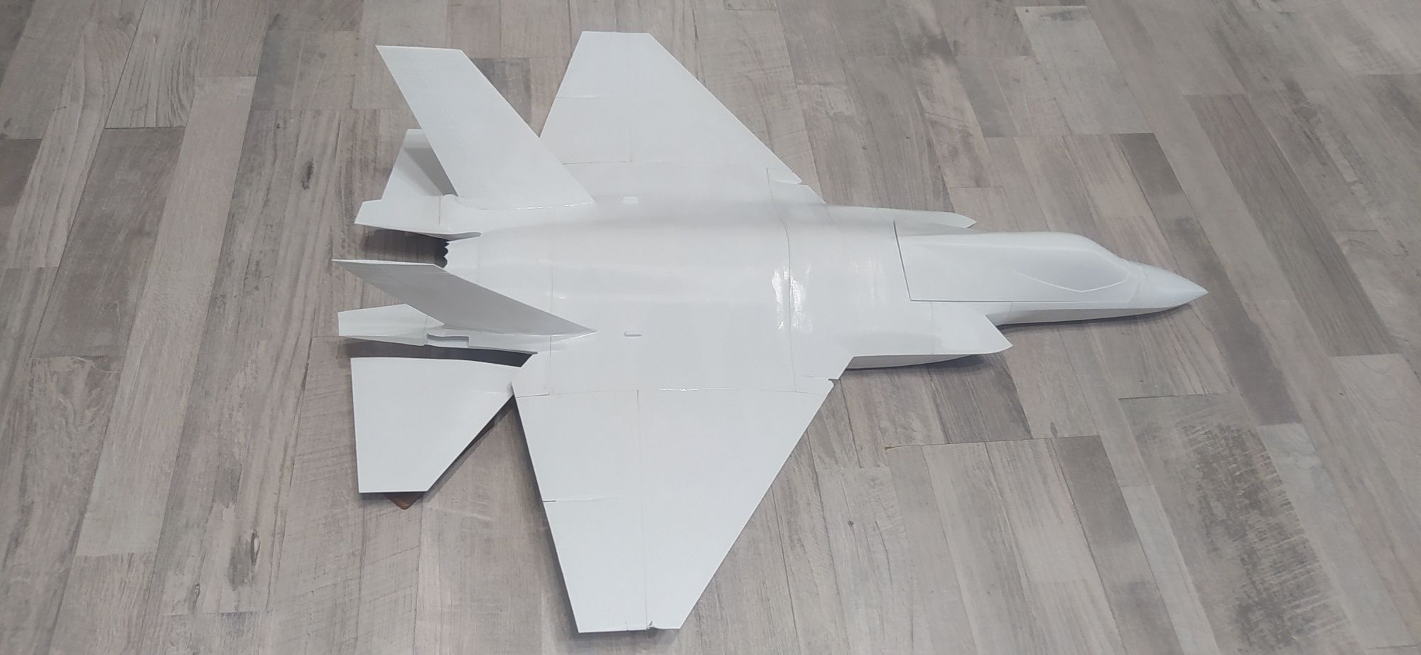 Самолёт Истребитель F-35B  сборочная модель.