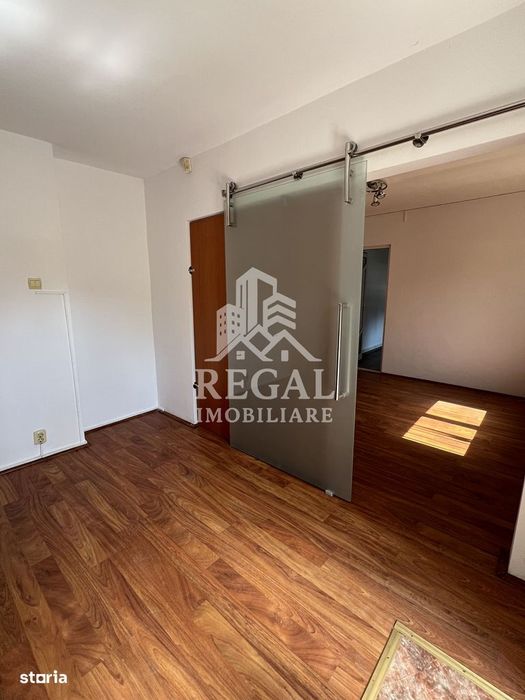 Spațiu comercial de vânzare – Zona Micro 5