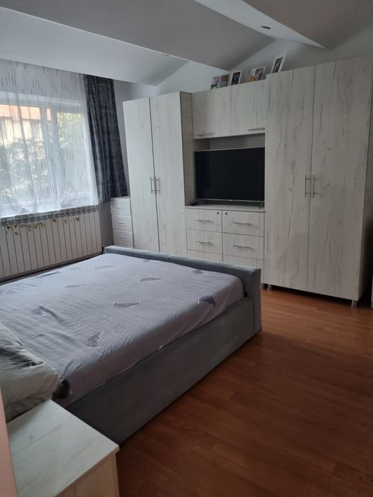 Vând apartament decomandat cu 2 dormitoare ,baie și living open space