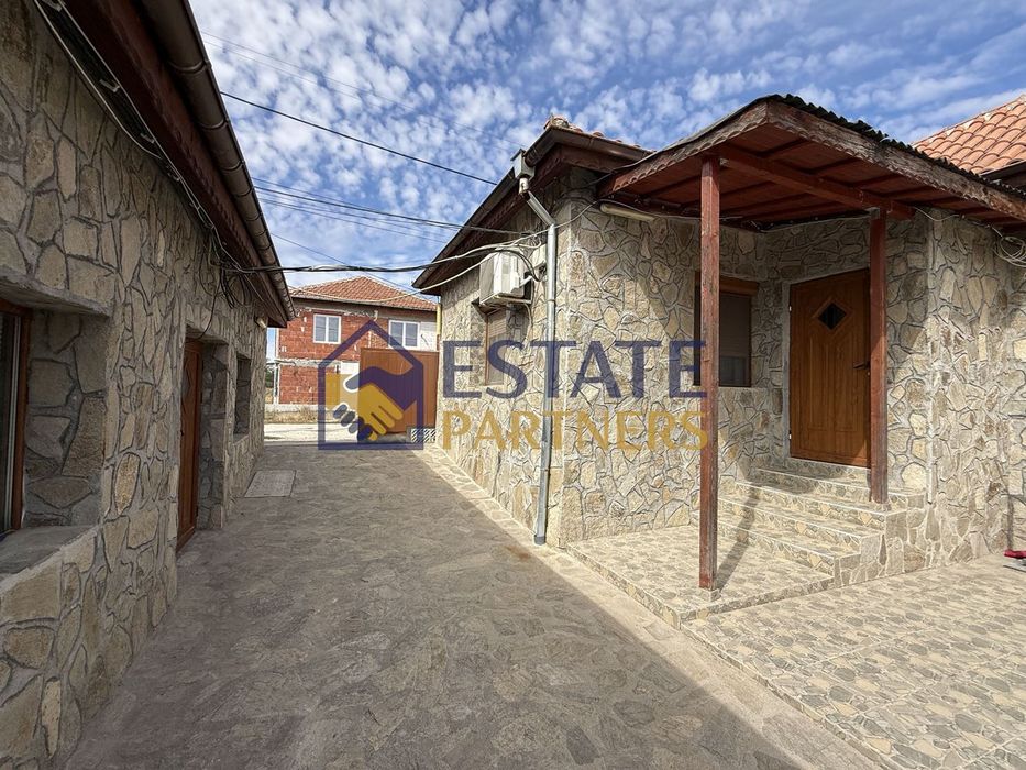 Къща в Пловдив, област-с.Дълбок извор площ 230 цена 207000