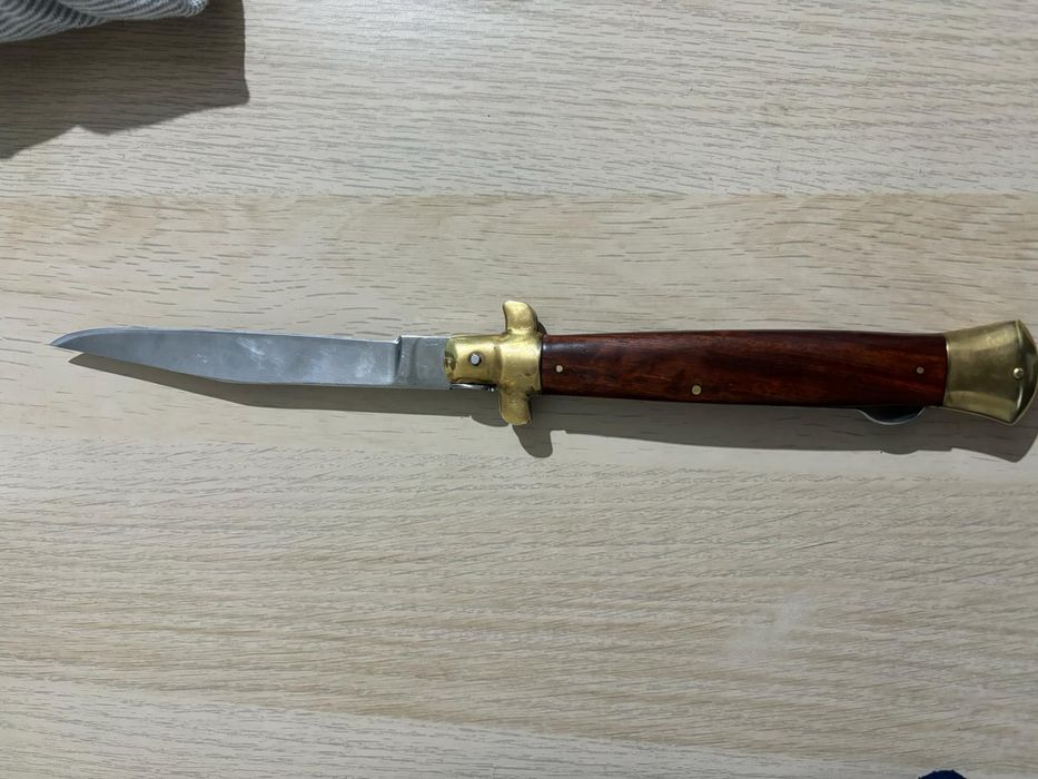 Vand briceag ursaresc 800 de lei