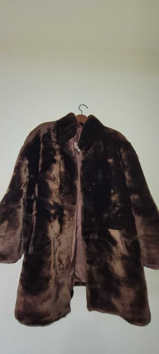 Haină de blană naturală, fabricată în România