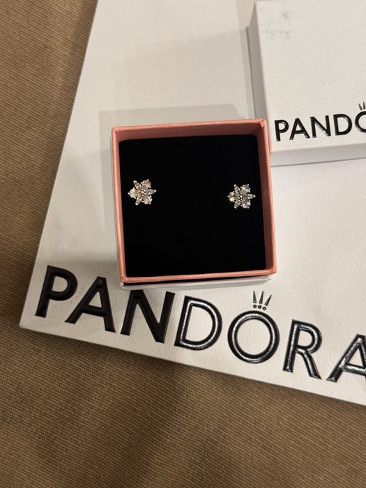 Пандора обеци Pandora