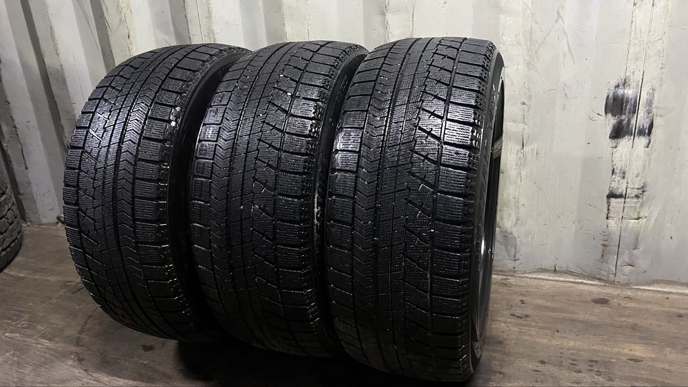 225/50 R18 — 3 шт Зимние шины Bridgestone Blizzak VRX