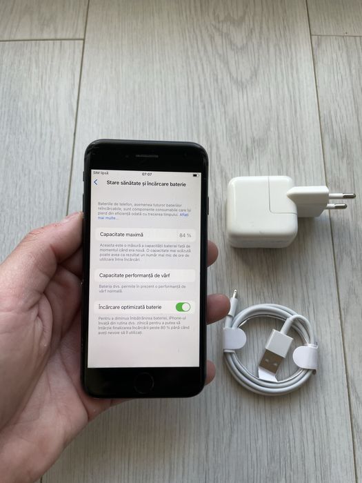 • Iphone 8 • Black •