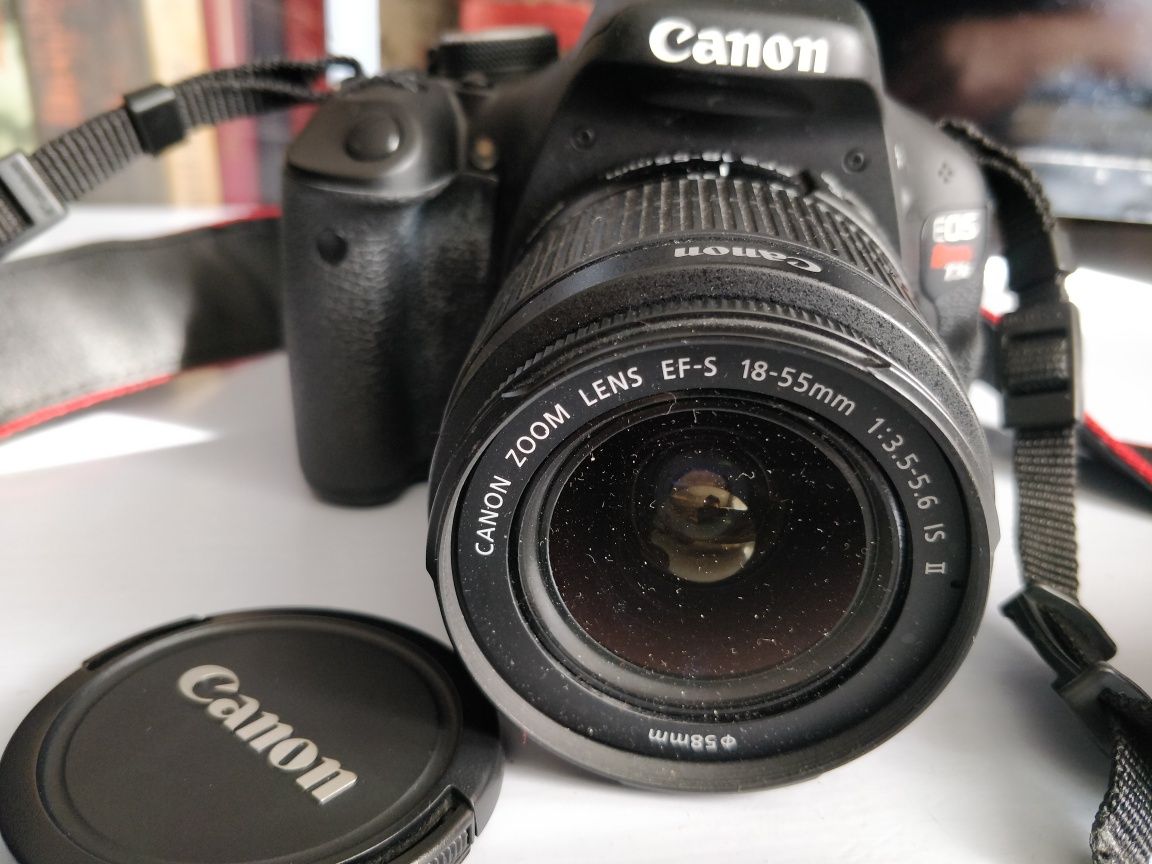 Продам фотокамеру canon eos rebel t3i.