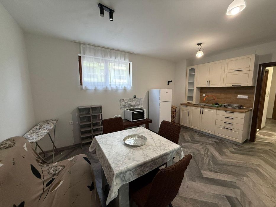 Тристаен апартамент в кв. Христо Смирненски