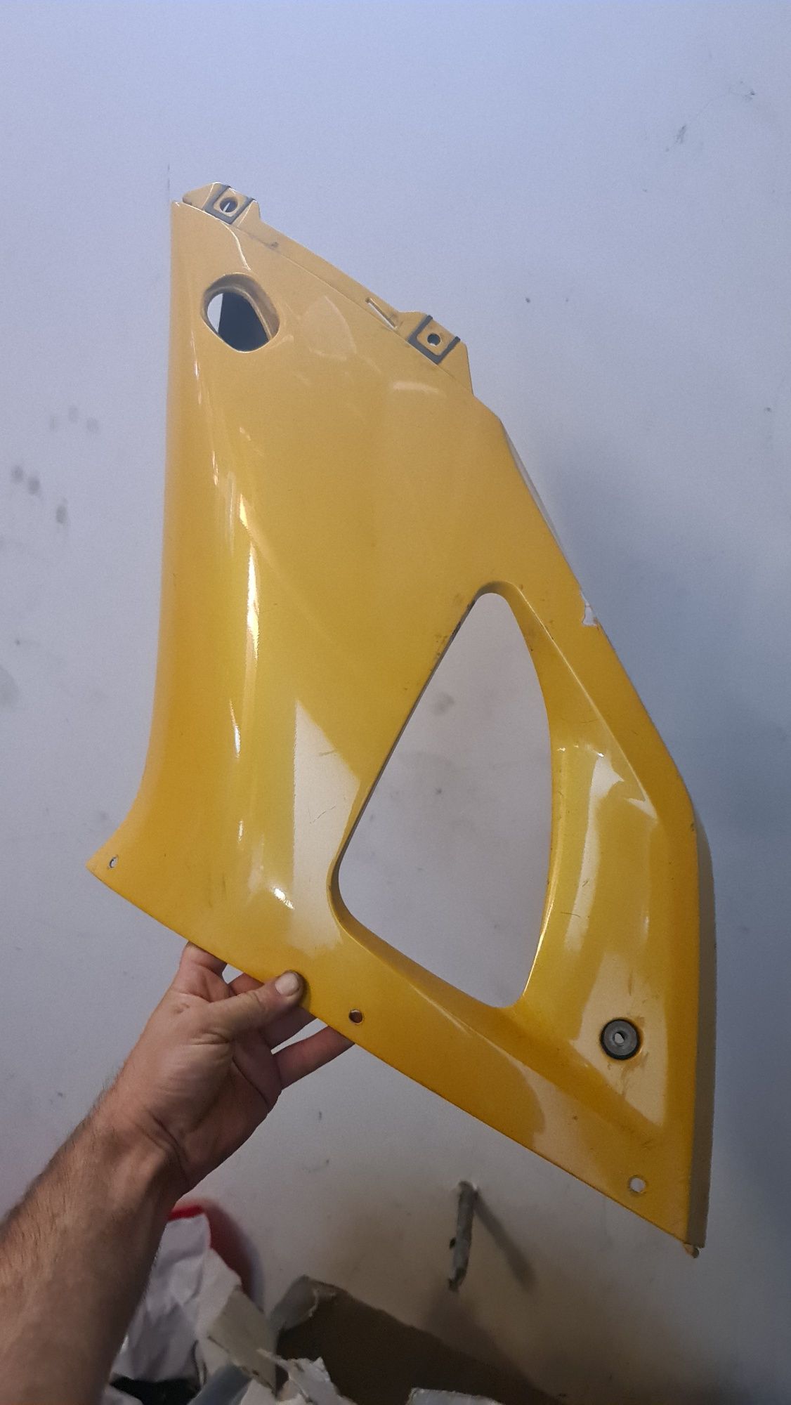 Aripa față Yamaha R1 1998- 2001 și carena stânga, etrier,