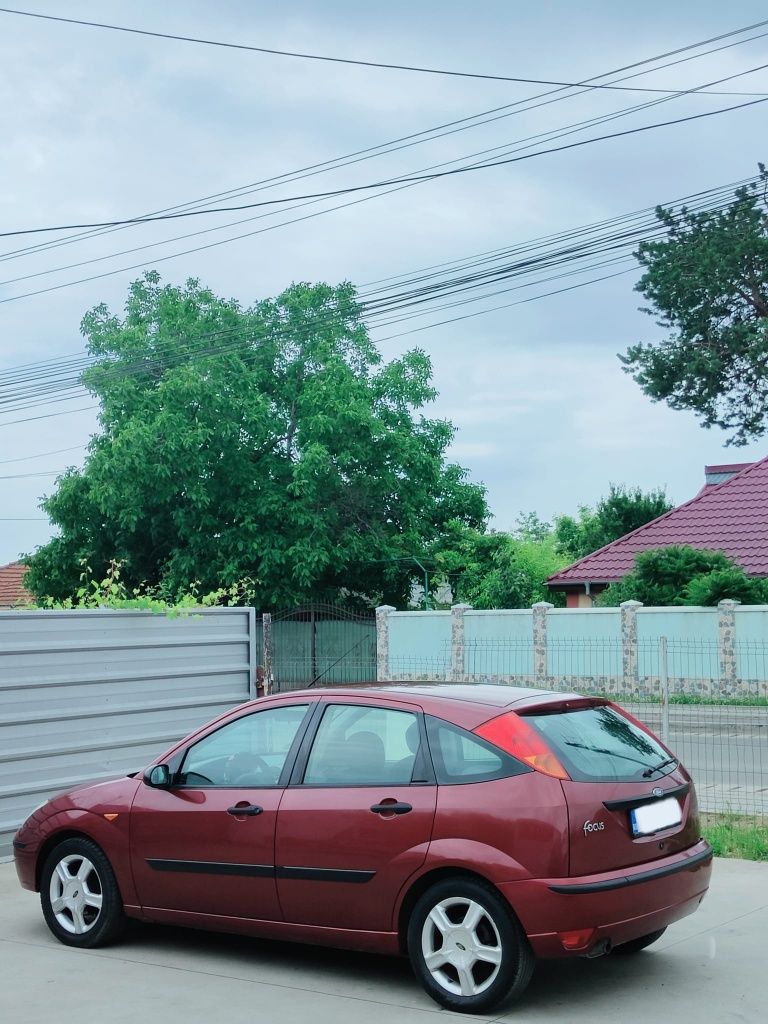 Ford Focus 1.6 Benzina 100 CP