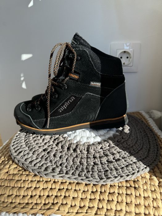 Туристически дамски обувки