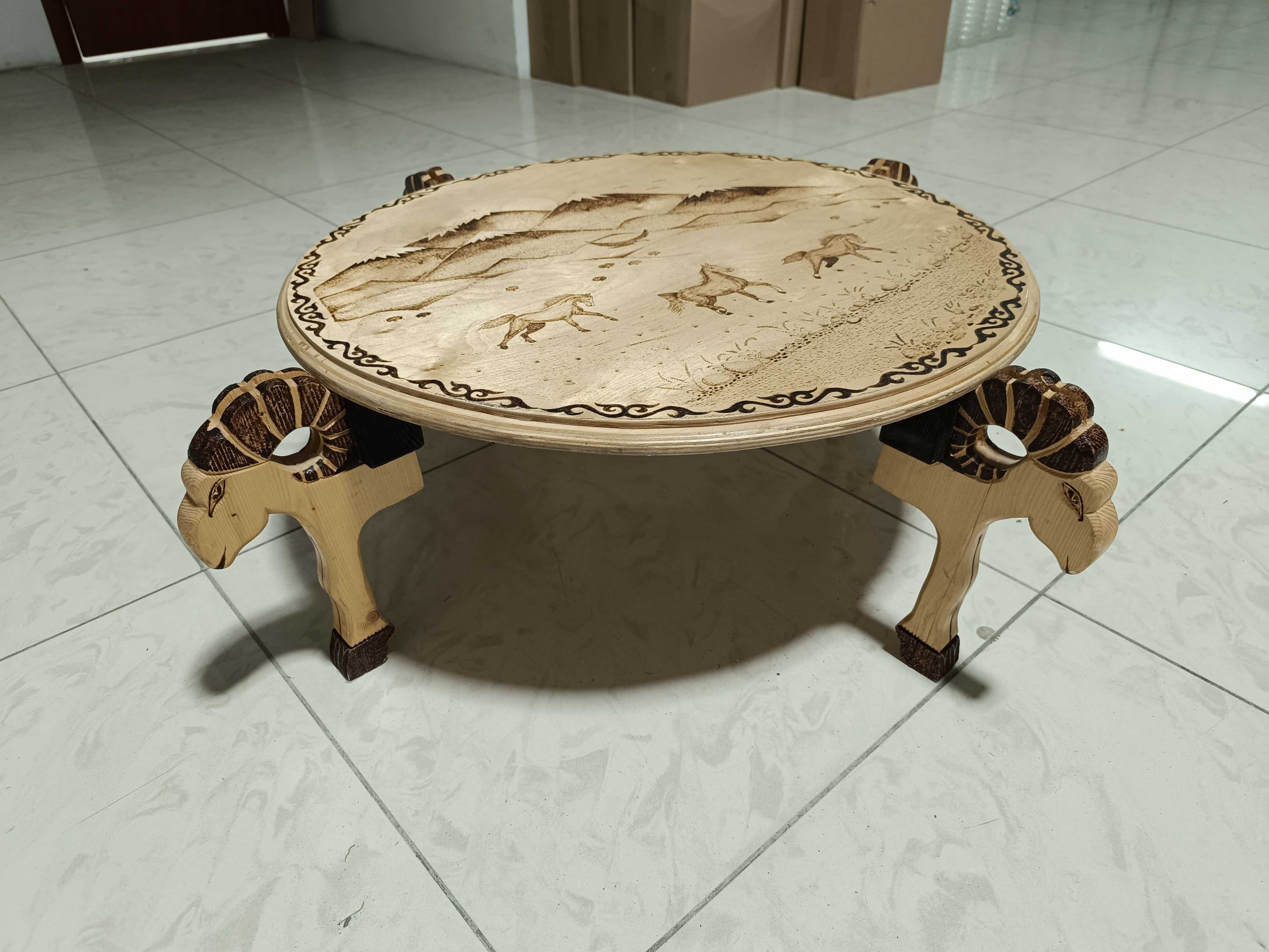 Столик круглый деревянный