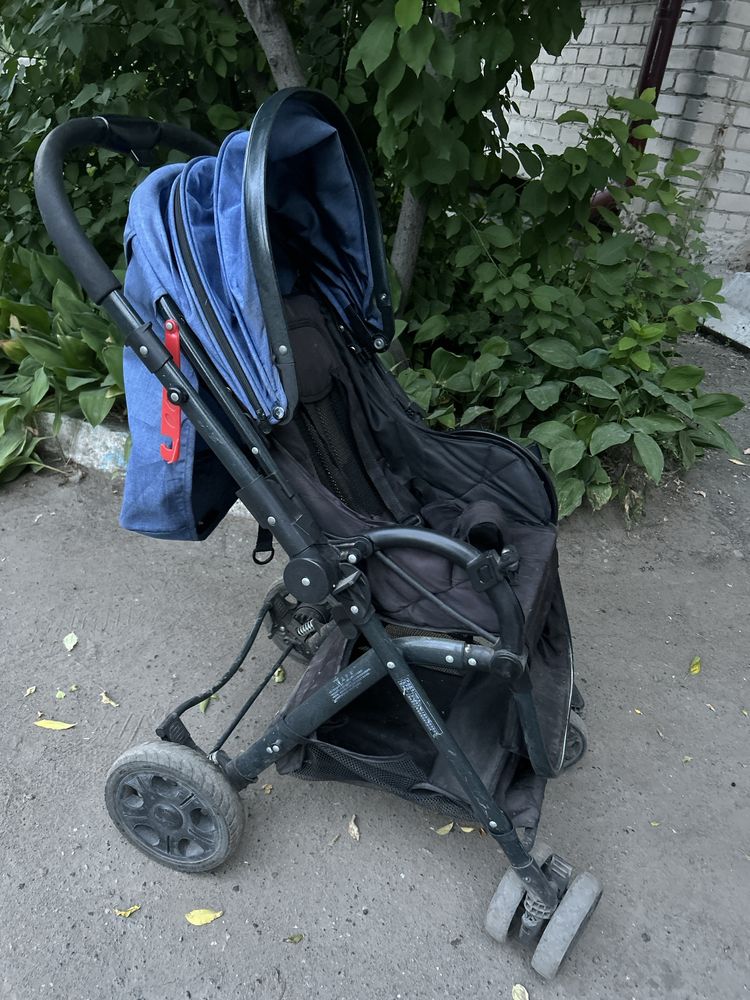 Коляска прогулочная
