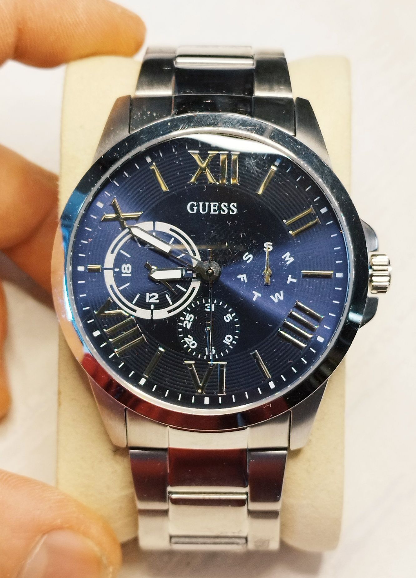 Ceas bărbătesc Guess Orbit W1184G4, cu quartz, data, oțel inoxidabil.