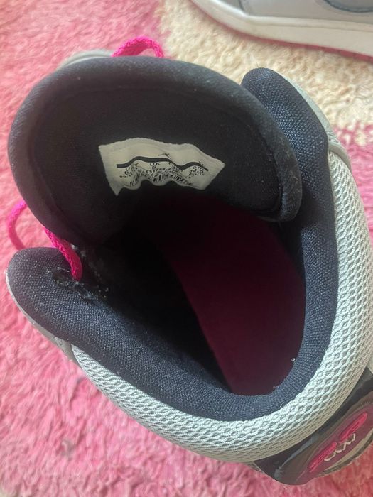 Adidas dama nike