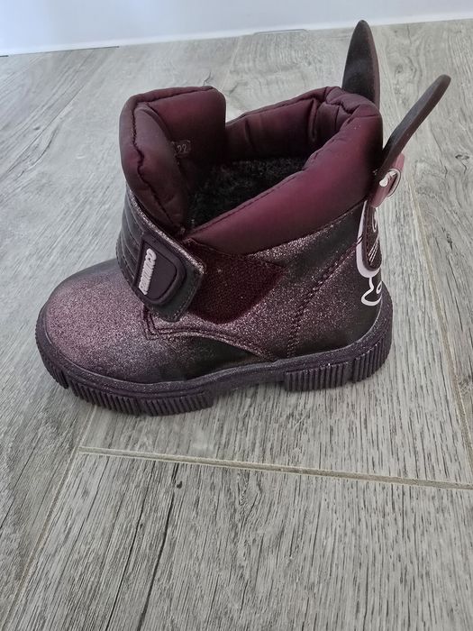 Продаётся ботинки