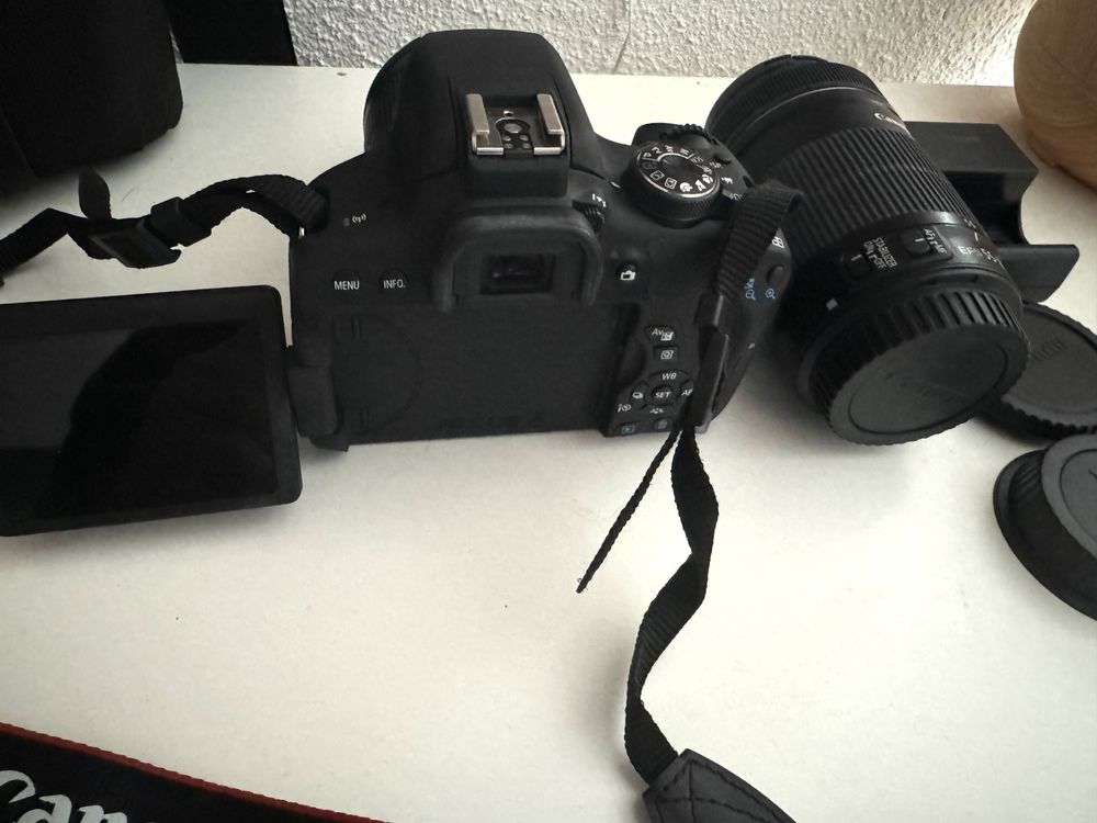 Aparat foto DSLR Canon Rebel T6i / EOS 750D