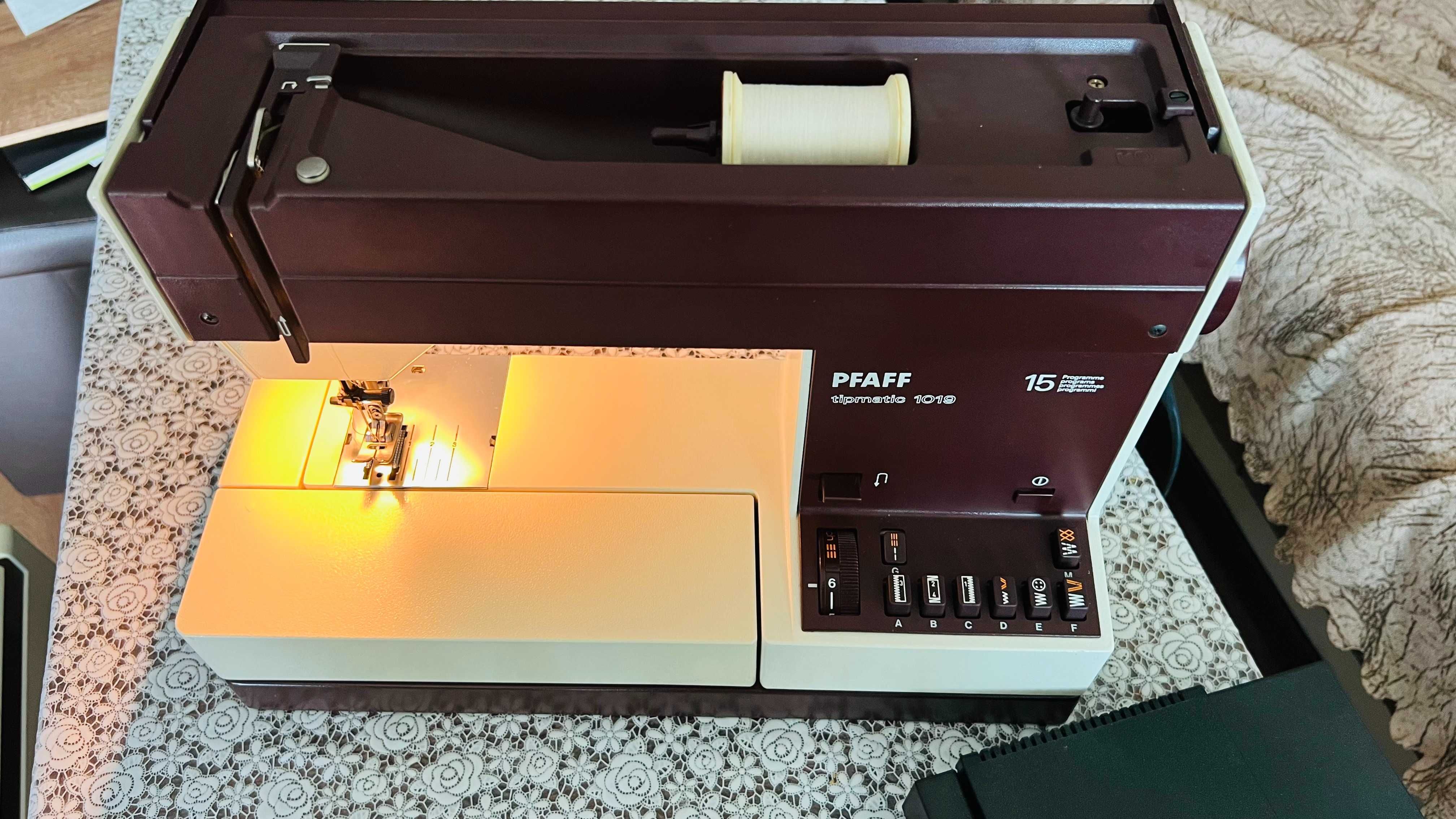 Шевна машина Pfaff tipmatic 1019