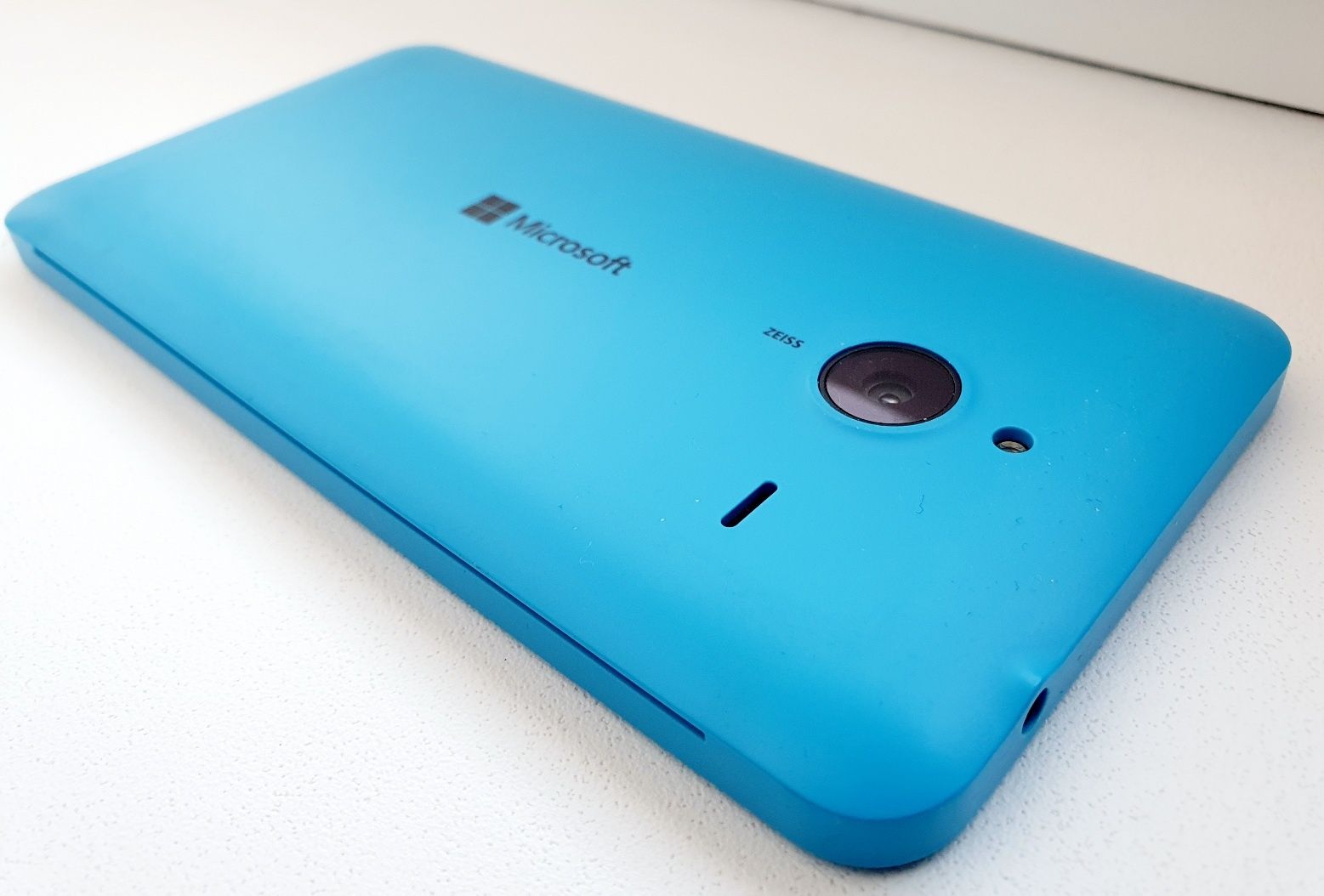 Pentru nostalgici colectie Nokia Lumia 640 XL Microsoft Windows 10ARM