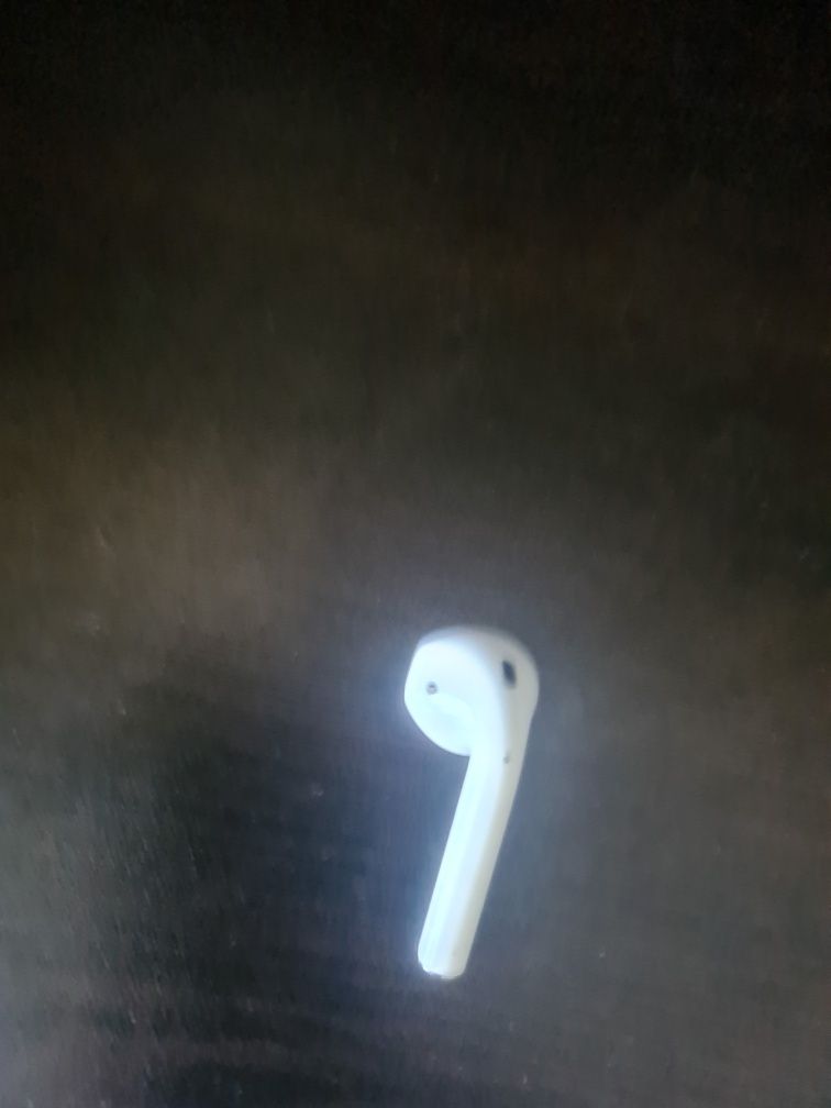 Безжични слушалки airpods 1   150 лв