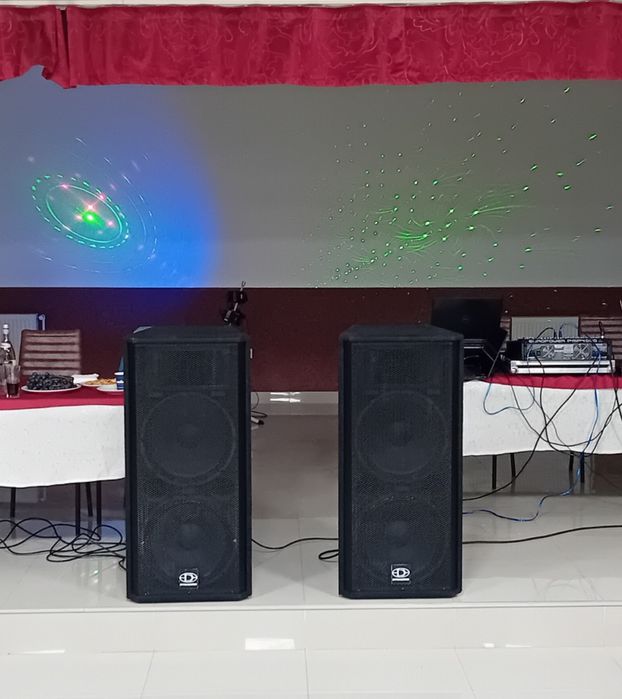 Boxe behringer cu difuzoare the box pe 15 țoli ca noi 2000w