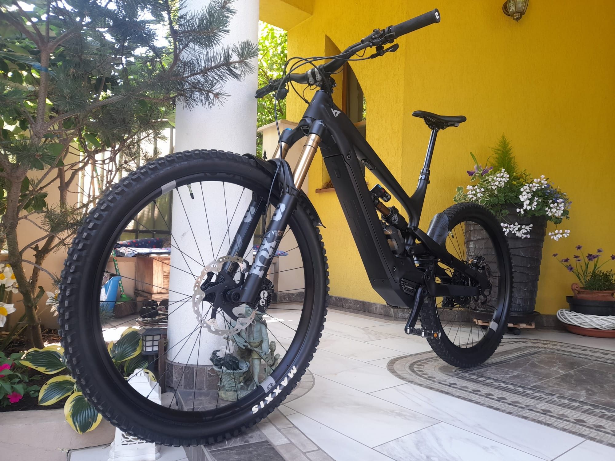Bicicleta electrica Enduro YT Decoy